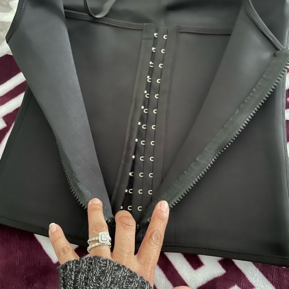 Waist Trainer Vest - Picture 4 of 5